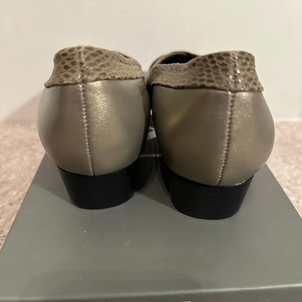 Walking Cradles Women's Taupe Flats, Pewter Leath, 8 1/2N, NWT
